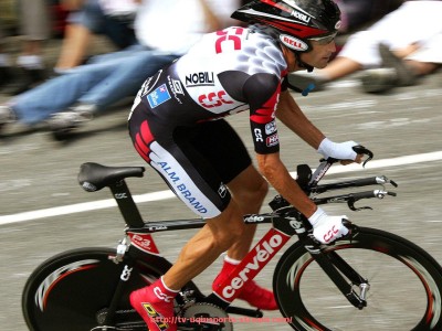 U球体育直播-世俱杯球员训练服多场景适配方案研究及设计思路